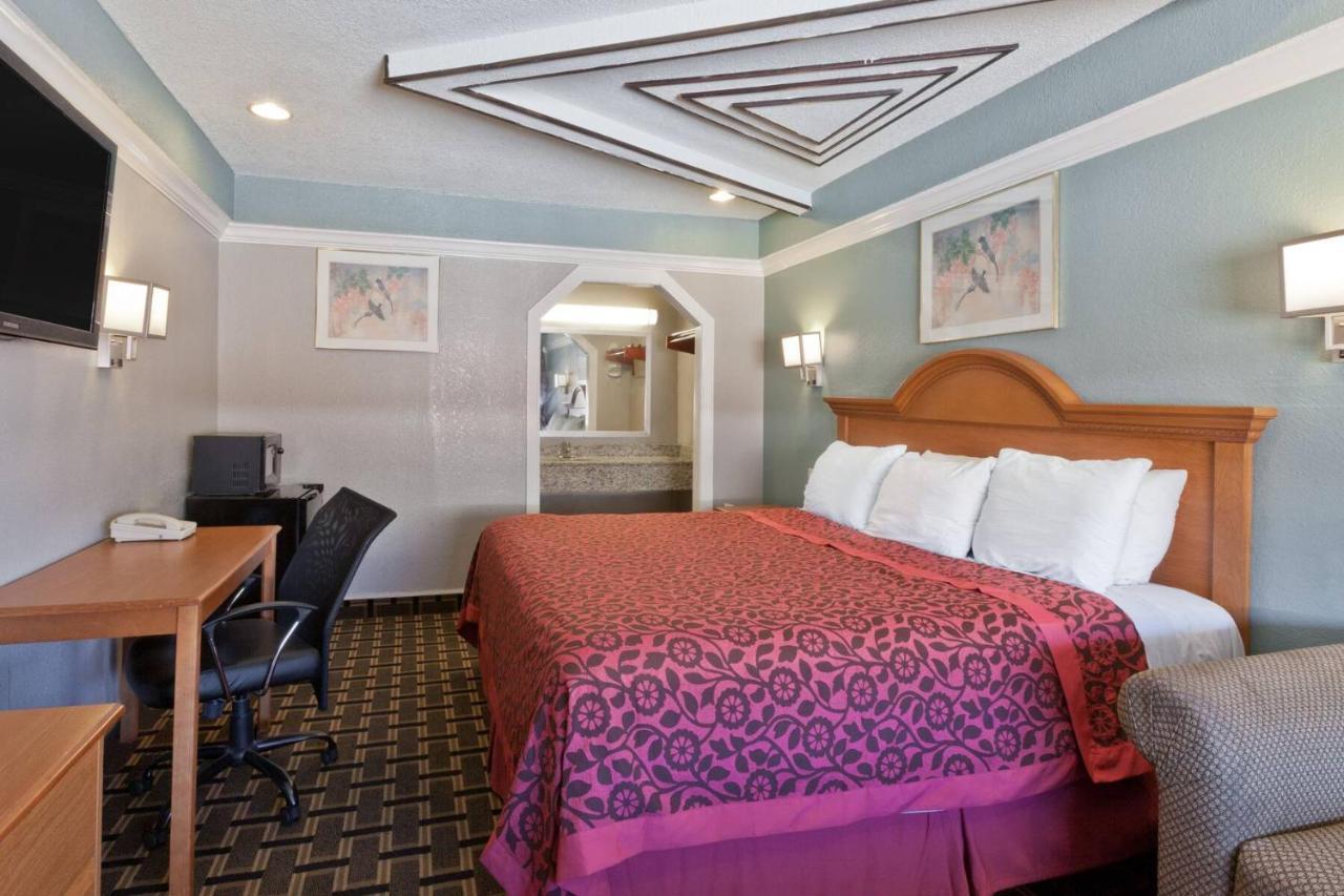 Lone Star Inn Kenedy Екстериор снимка